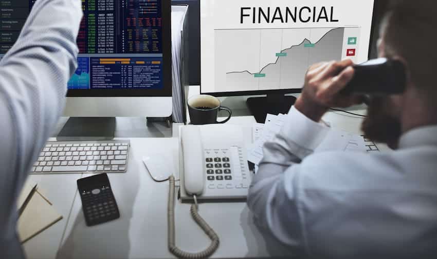 valeurs mobilières : graphique et portefeuille d'actions illustrant l'évaluation financière
